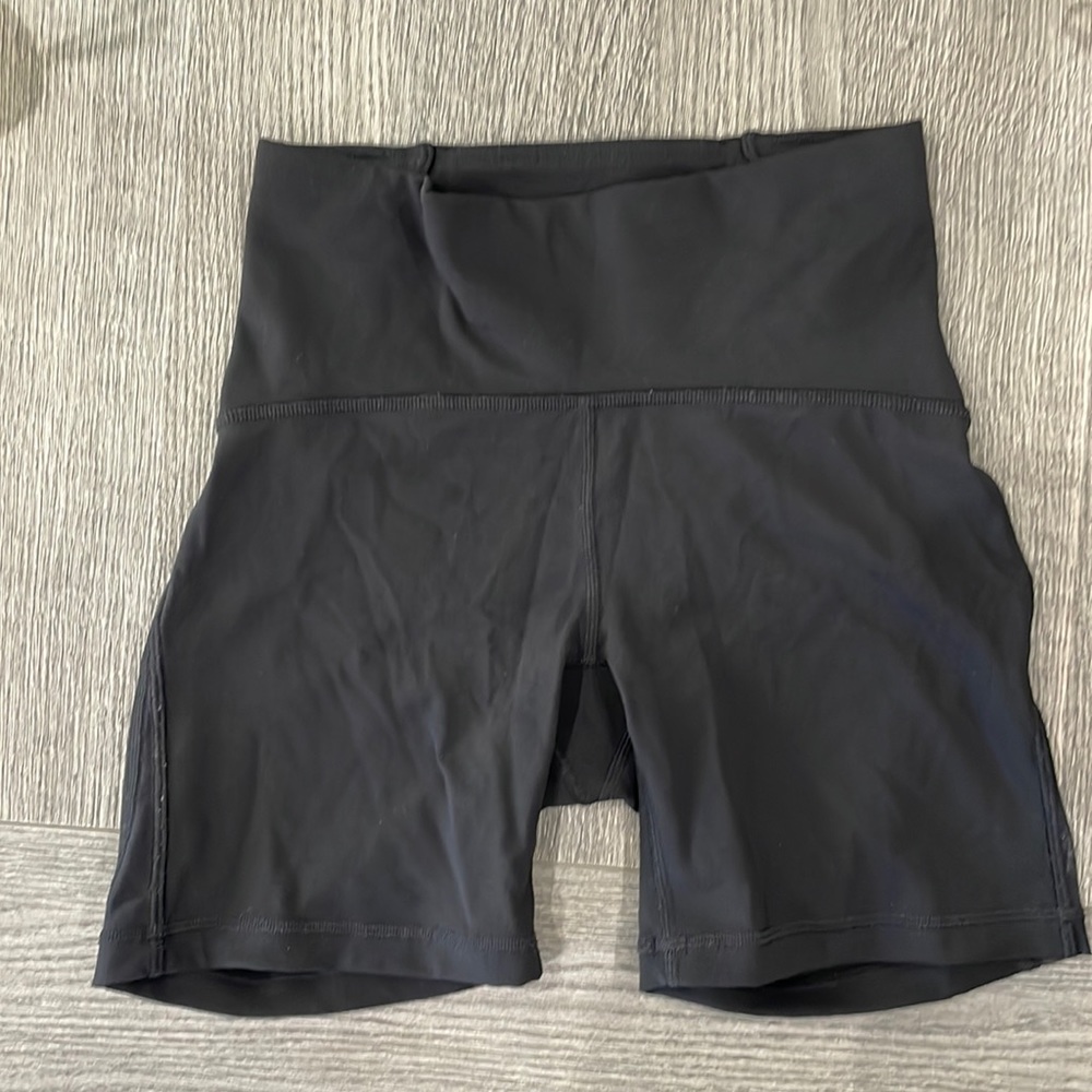 Lulu lemon biker shorts size 2 never worn